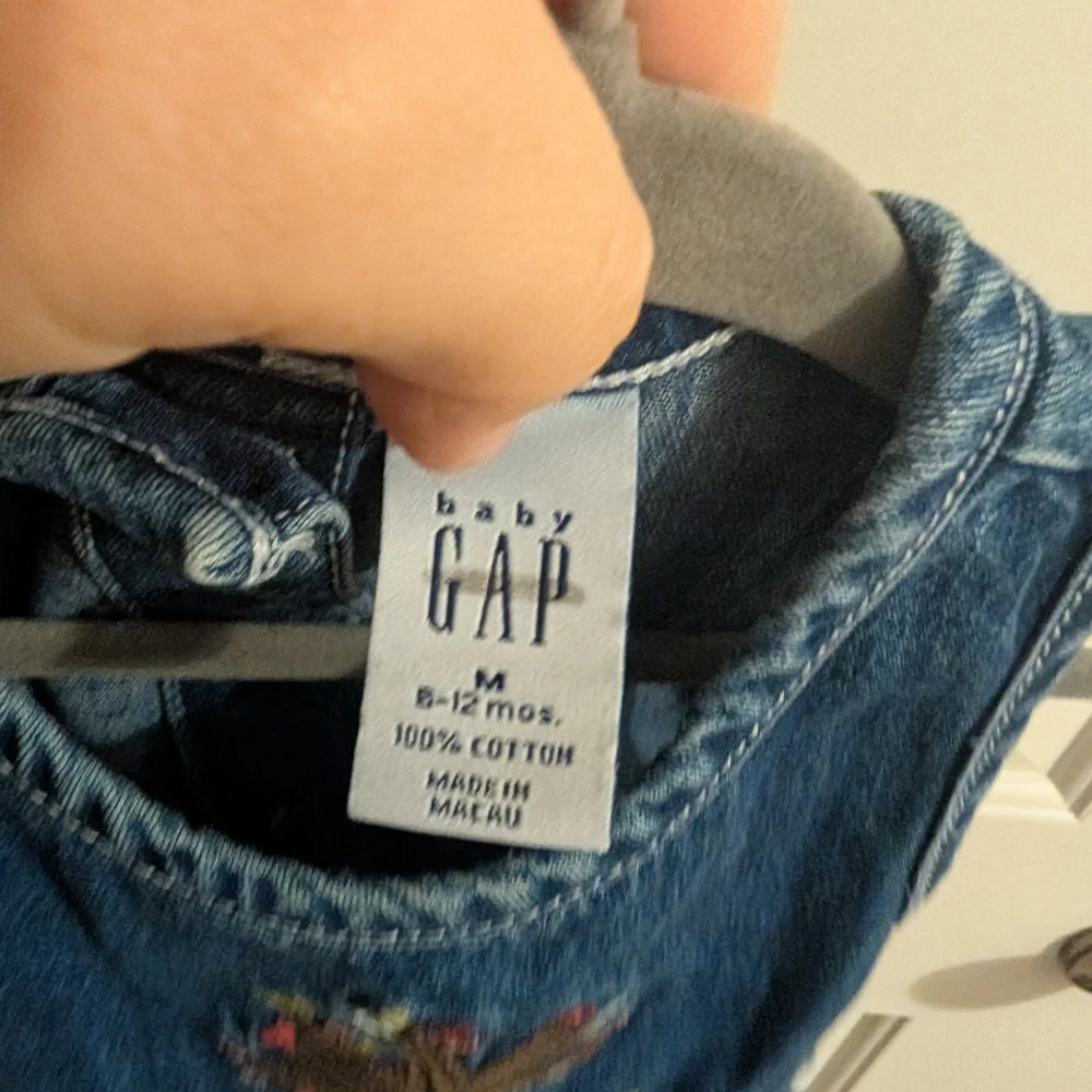 $ Vintage Baby Gap Denim Dress with Embroidered Tree And‎ Leaf Detail